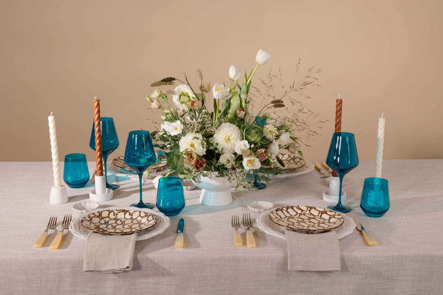 One Table, Five Looks – What's Your Thanksgiving Style?